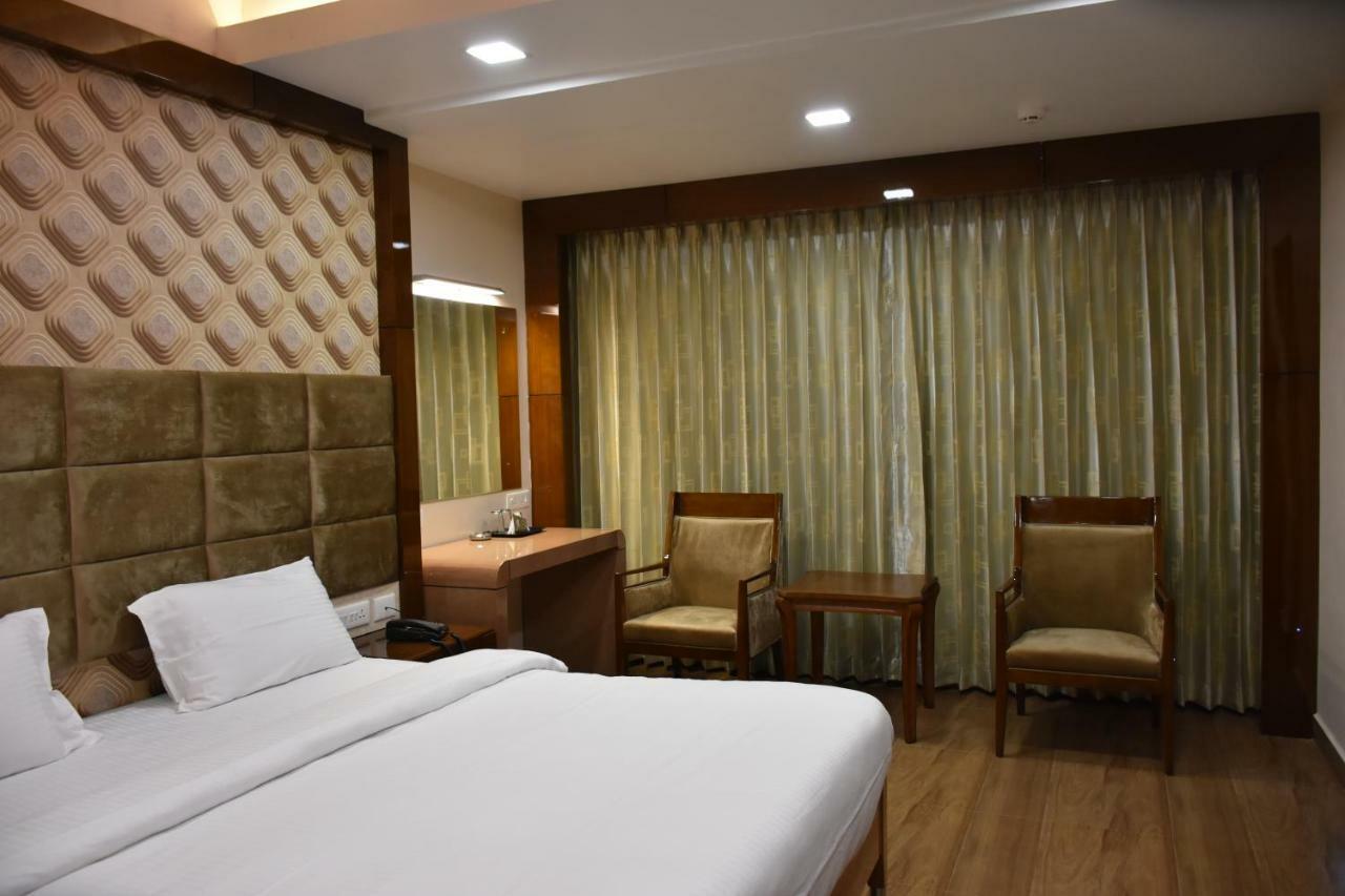 Sri Ram Hotel Tirunelveli Kültér fotó
